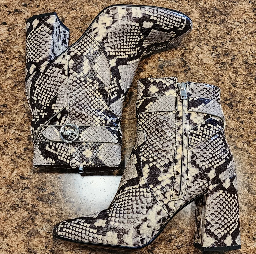 COACH "Elisa" Snakeskin-Printed Leather Heeled Boots - Black/Tan/White - Size 9 - Picture 5 of 13